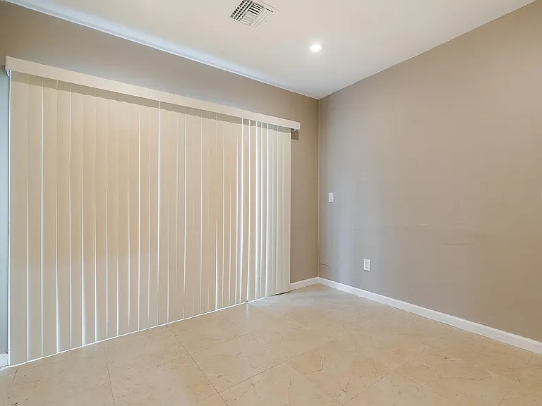 Raymond Ave — Photo 2