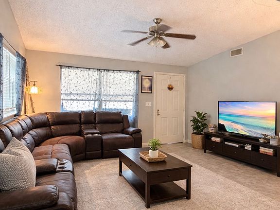 3rd image of 204 Jasper St #B