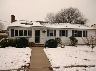 16 Mayflower Rd, Norwood, MA 02062