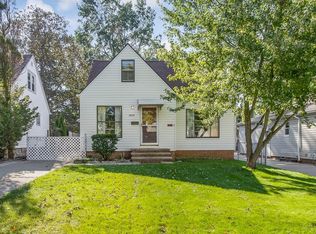 8509 Pinegrove Ave, Parma, OH