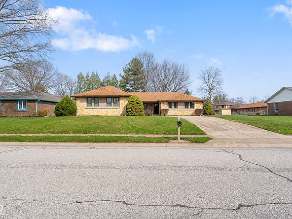 2nd image of 1734 Beech Cir