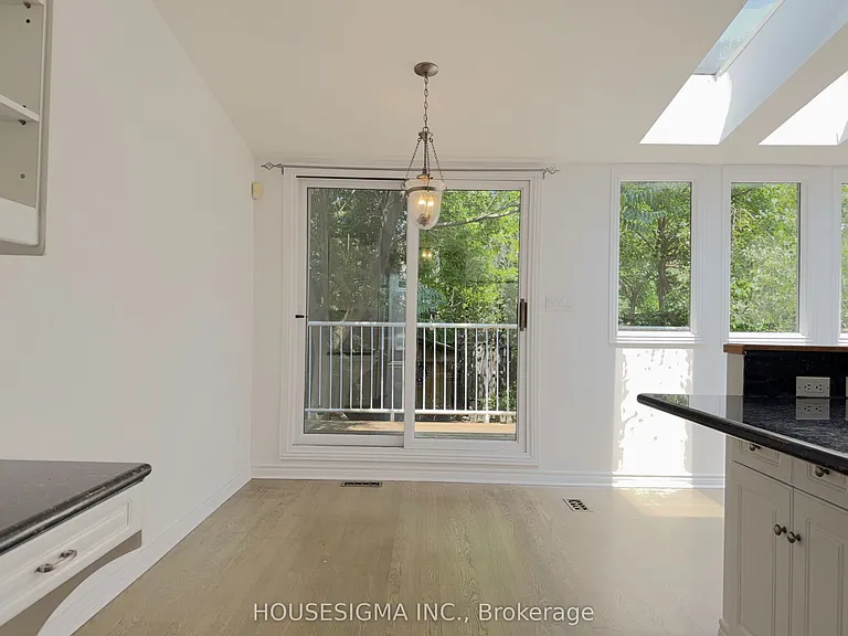 116 Cranbrooke Ave #MAIN — Photo 17