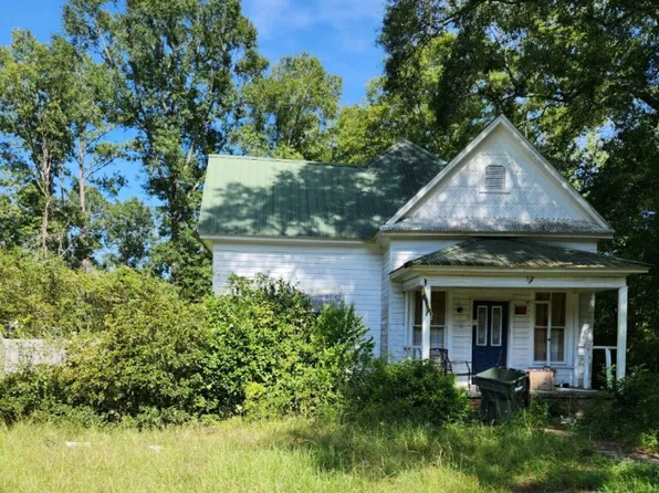 1302 Lackey St, Leakesville, MS 39451