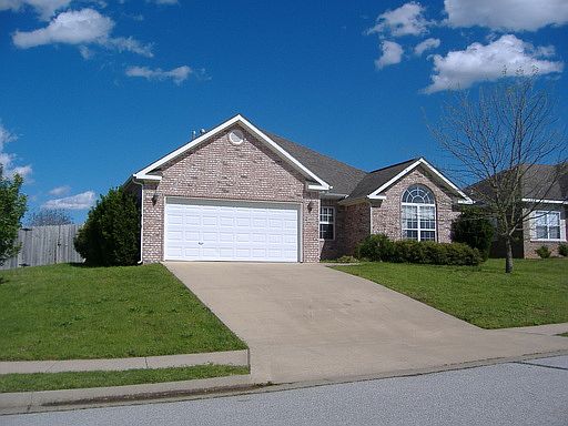 2nd image of 601 Arcadia Dr