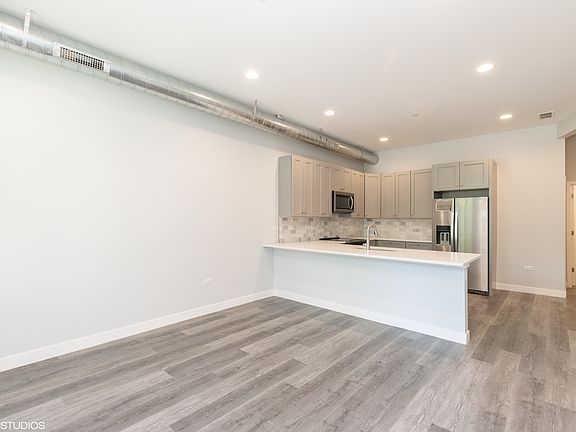 5th image of 8917 Grant Ave #1