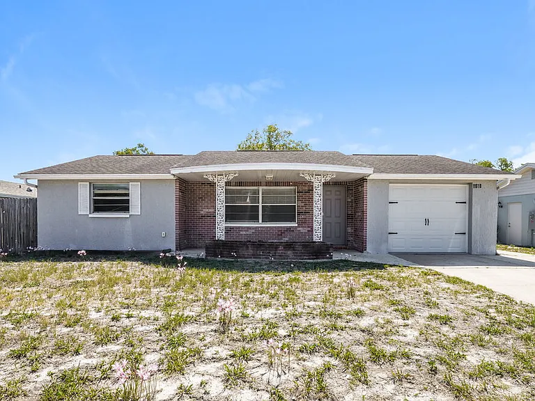 11610 Meadow Dr — Photo 1