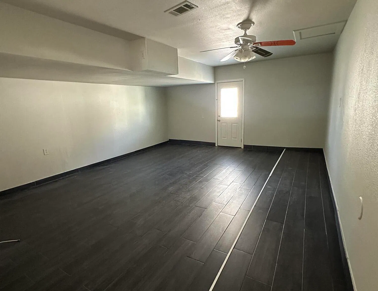 3 bed, 2.0 bath, 1163 sqft, $1,650 — Photo 3