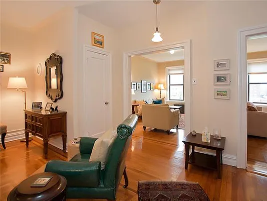 Sold by Avenue Sotheby's International Realty | media 28