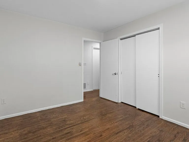 2763 Morris Ave #B — Photo 10