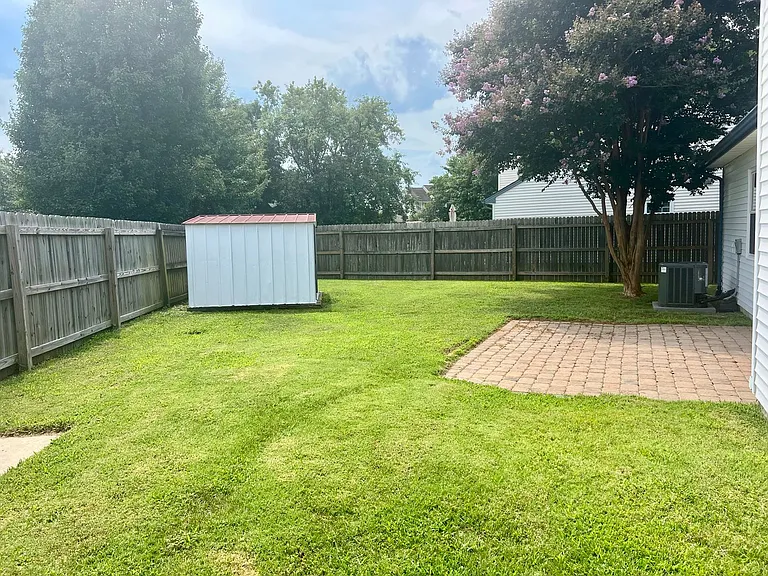 943 Chigwell Rd — Photo 18