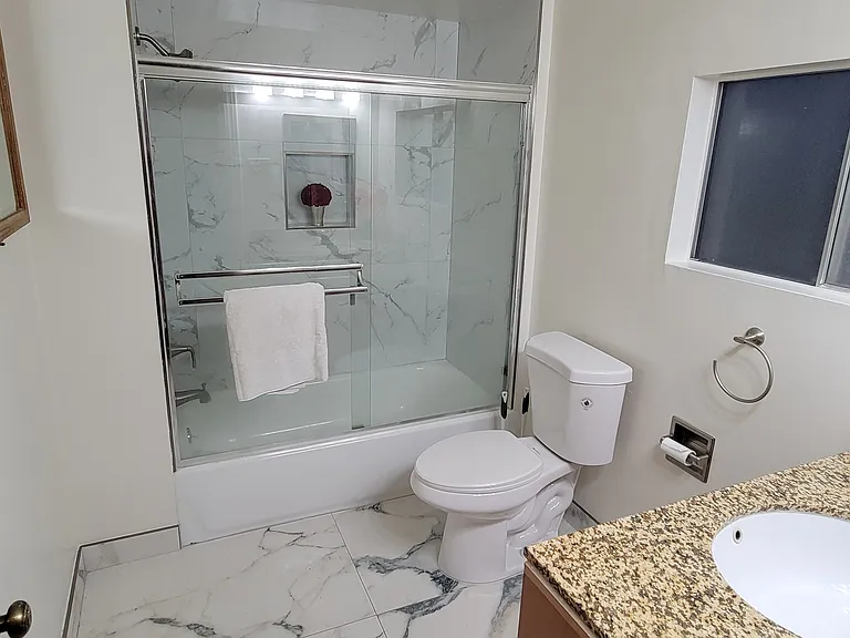 704 E Palmer Ave — Photo 4