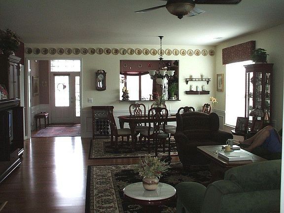 5th image of 42107 Larkspur Ct