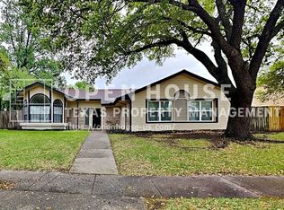 412 Trail View Ln, Garland, TX 75043
