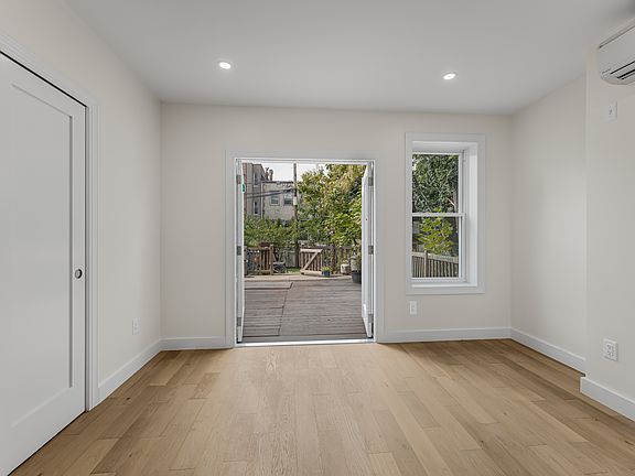 5th image of 291 Kingsland Ave Floor 1