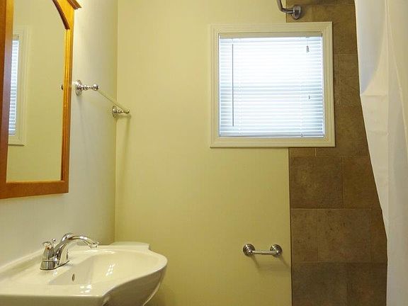 Bathroom - 23789 Reynolds