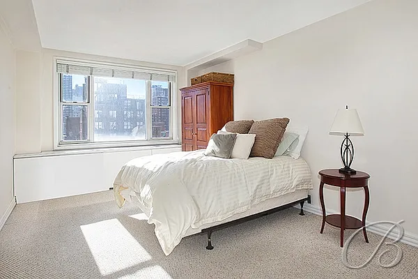 Sold by Bellmarc Realty | media 3