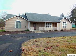 566 7th St, Lyons, OR 97358