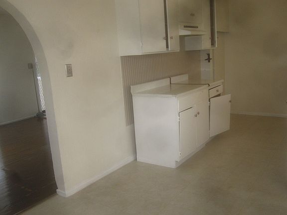 4th image of 1315 N O Malley Ave