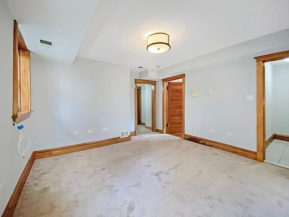 5th image of 2503 N Sacramento Ave