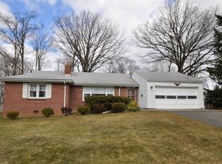 16 Tower Rd, Livingston, NJ 07039