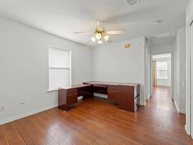 8252 Golf Green Cir — Photo 12