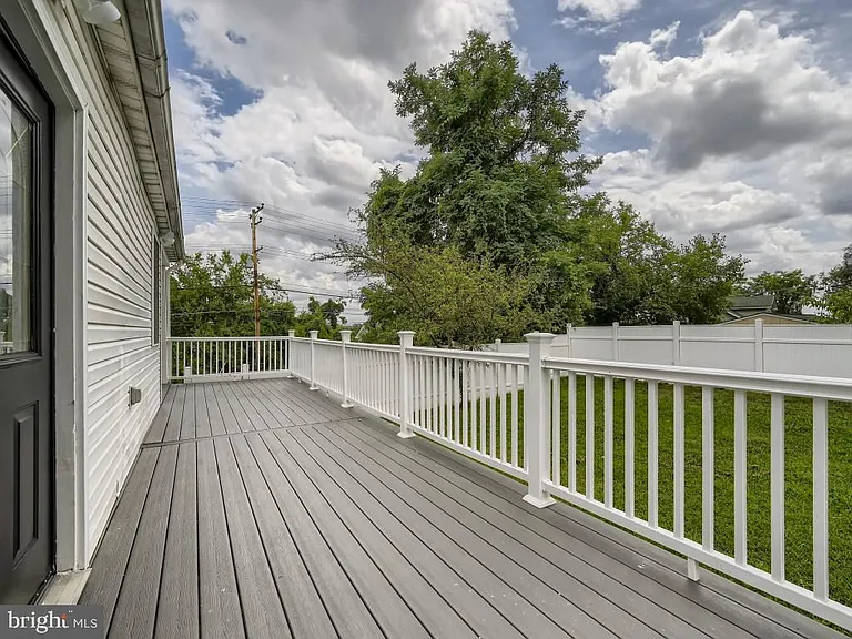 1826 Fairview Ave — Photo 37
