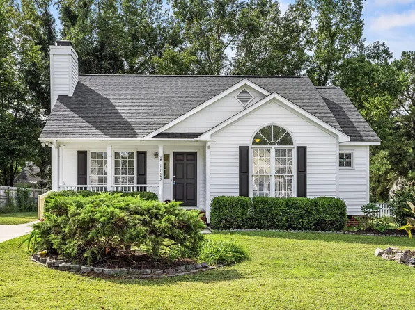 1125 Spruce Dr, Zebulon, NC 27597