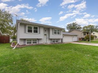 259 Walnut Ln, Crown Point, IN 46307