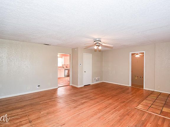5th image of 626 Woodlawn Dr