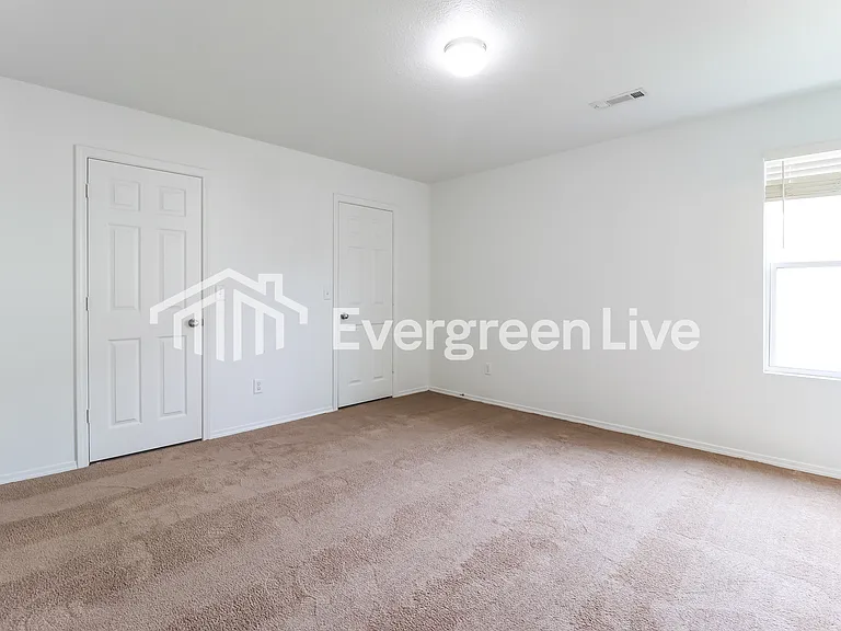 1092 Huntington Dr — Photo 12