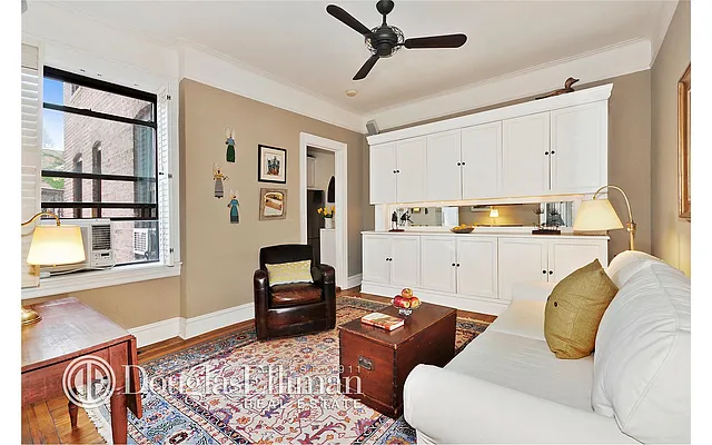 Sold by Douglas Elliman | media 15