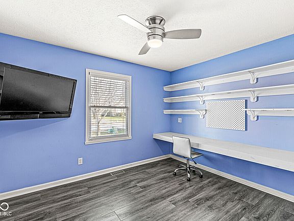 4th image of 541 Louise Dr