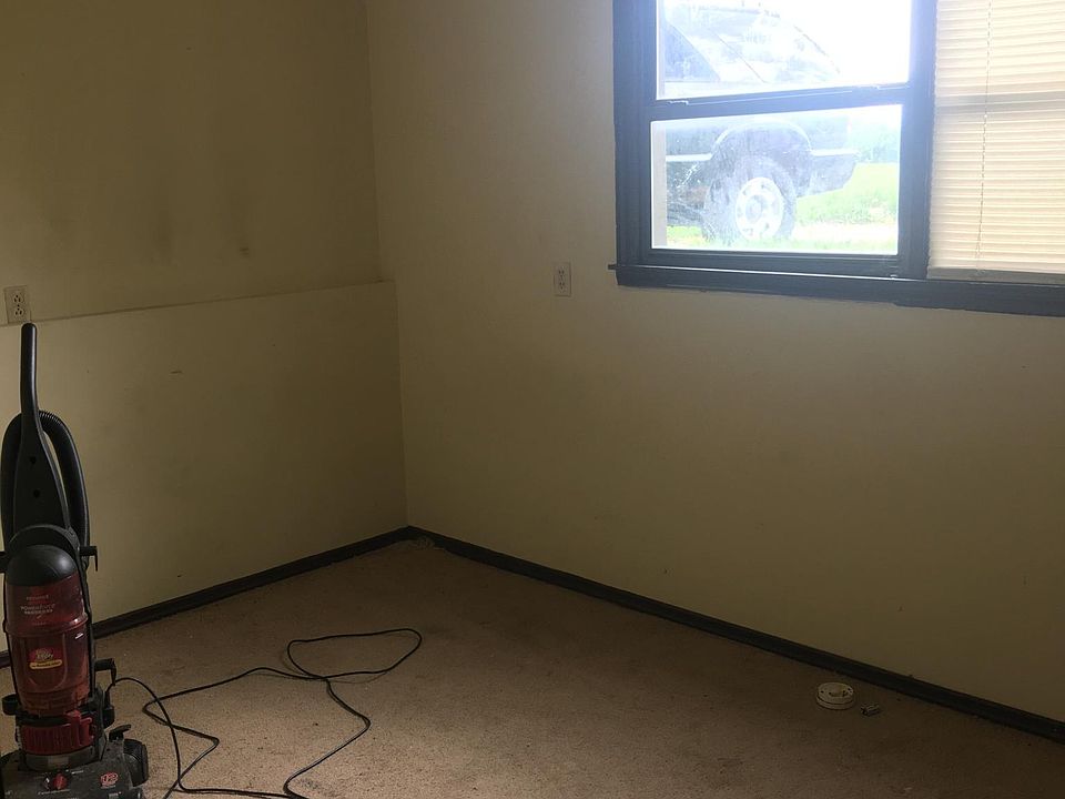 2nd image of 2401 Clark Ln #1