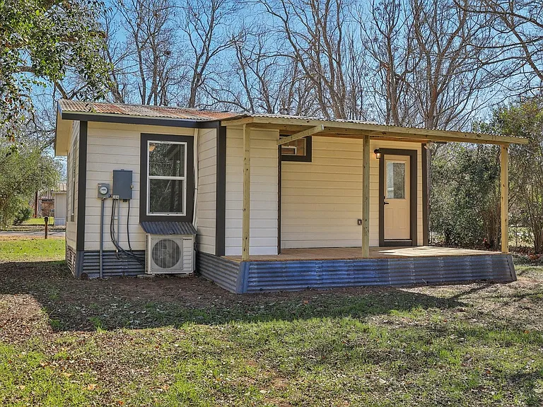 304 Harris St — Photo 27