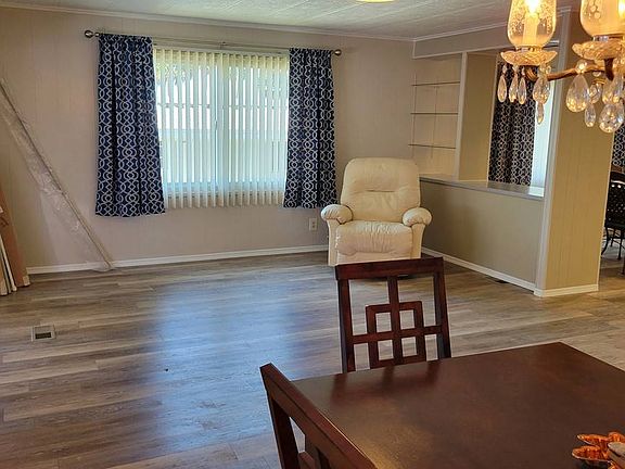 3rd image of 103 Baywood Dr