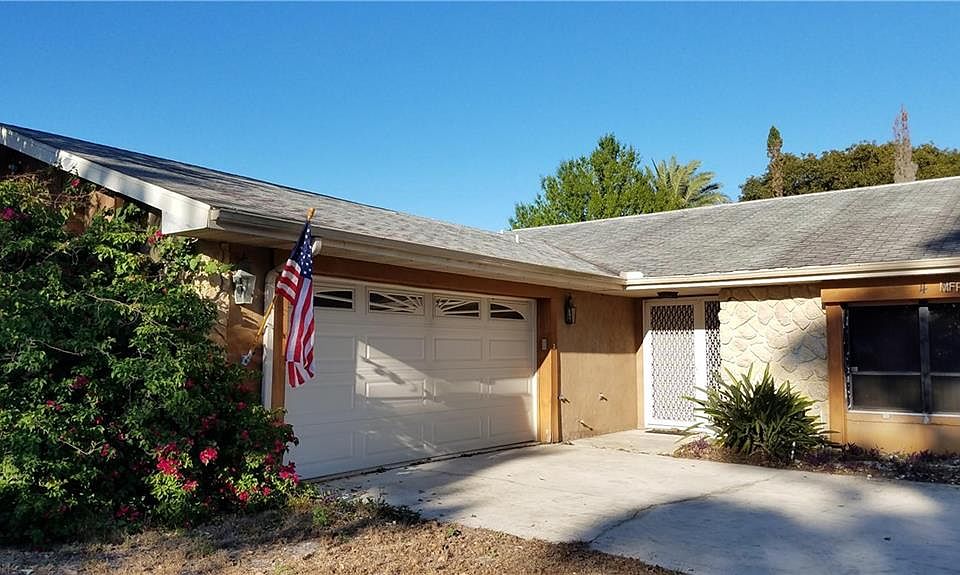 1st image of 4555 Camelot Dr