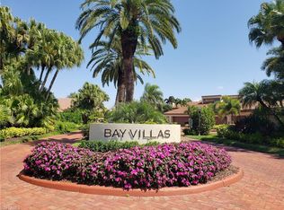 557 Bay Villas Ln, Naples, FL 34108
