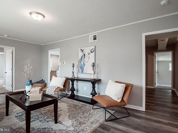 4th image of 682 Custis St