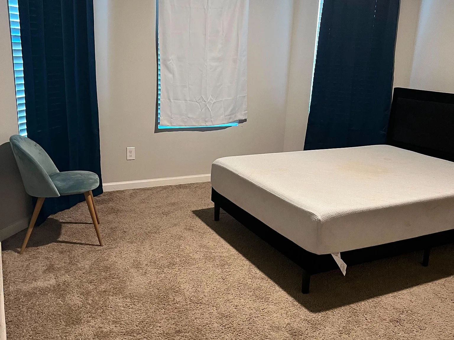 4 bed, 2.0 bath, 3000 sqft, $1,048 — Photo 1
