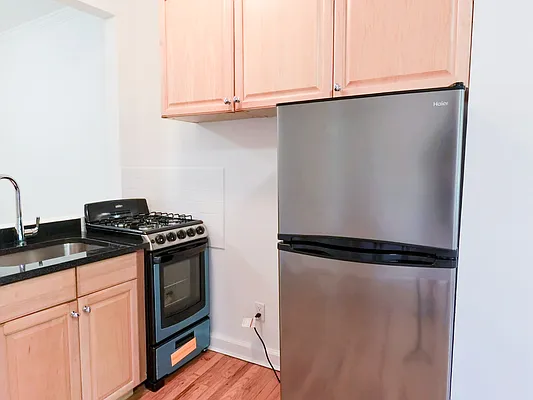 Rented by Urban Real Estate Inc | media 7