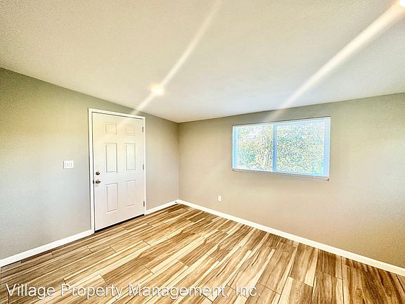 3rd image of 3410 Alta Vista Dr