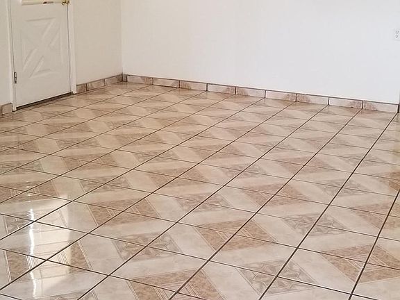 5th image of 3320 Catherine Ann Dr