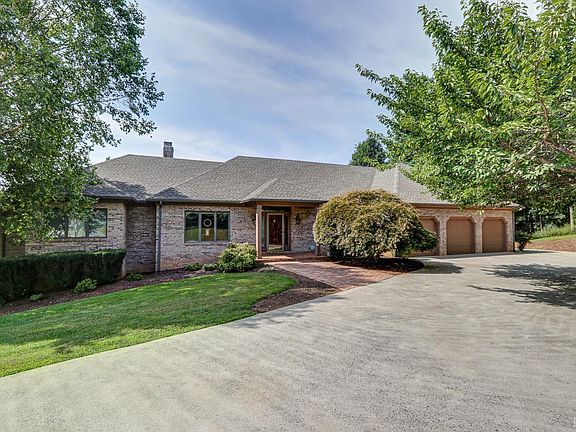 4th image of 801 Ivy Lake Dr