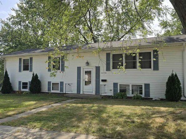 601 Scenic Dr, Clinton, IA 52732