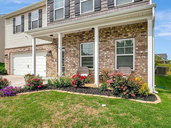4th image of 3223 Meadow Creek Way NE