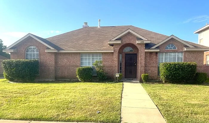 2218 W Thoroughbred Dr