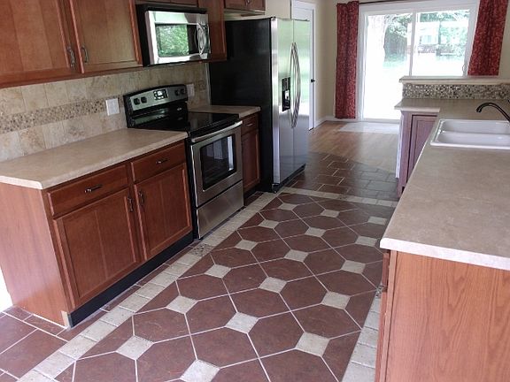 3rd image of 2175 Scenic Dr NE