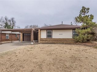 2221 Ashley Dr, The Village, OK 73120