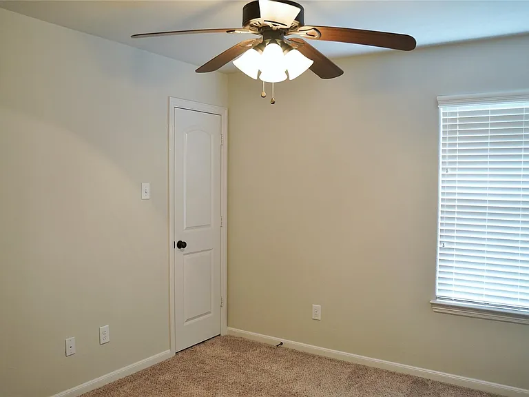 10507 Willow Park Grn — Photo 15