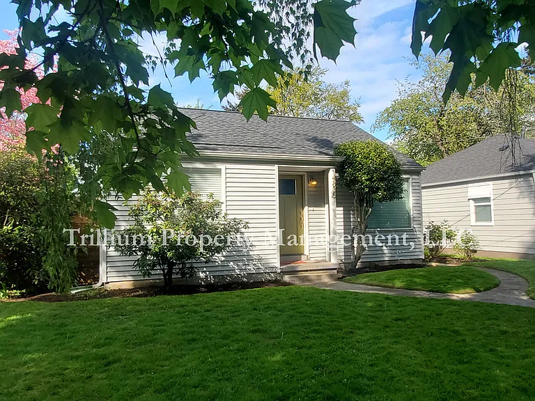 4835 N Willamette Blvd — Photo 2